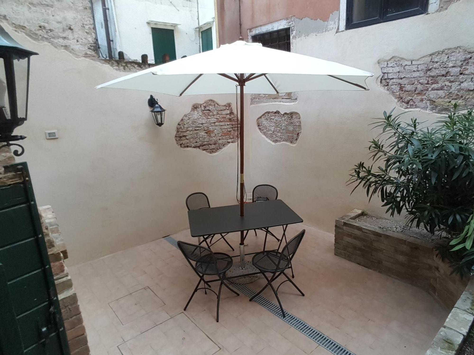 La Corte Incantata  Venezia Esterno foto